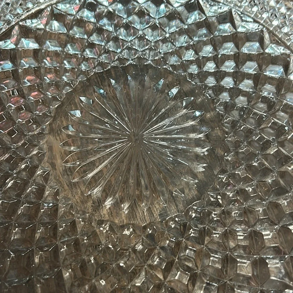 Vintage 14 In Anchor Hocking Wexford serving/Cake platter with scalloped…